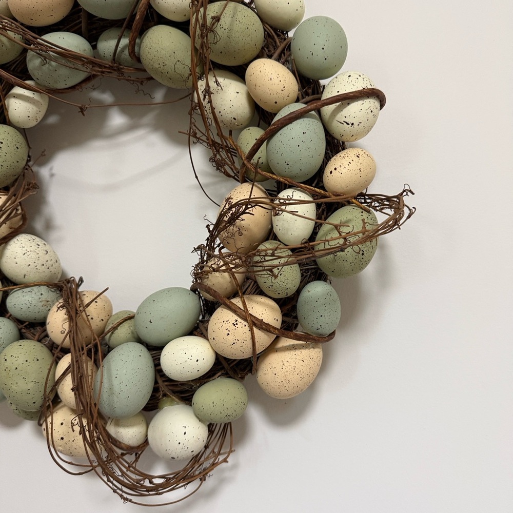 Vintage Speckled Egg  & Vine Wreath - 17” Diameter - Picture 3 of 3